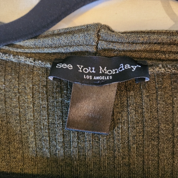 Cardigan - Picture 3 of 4